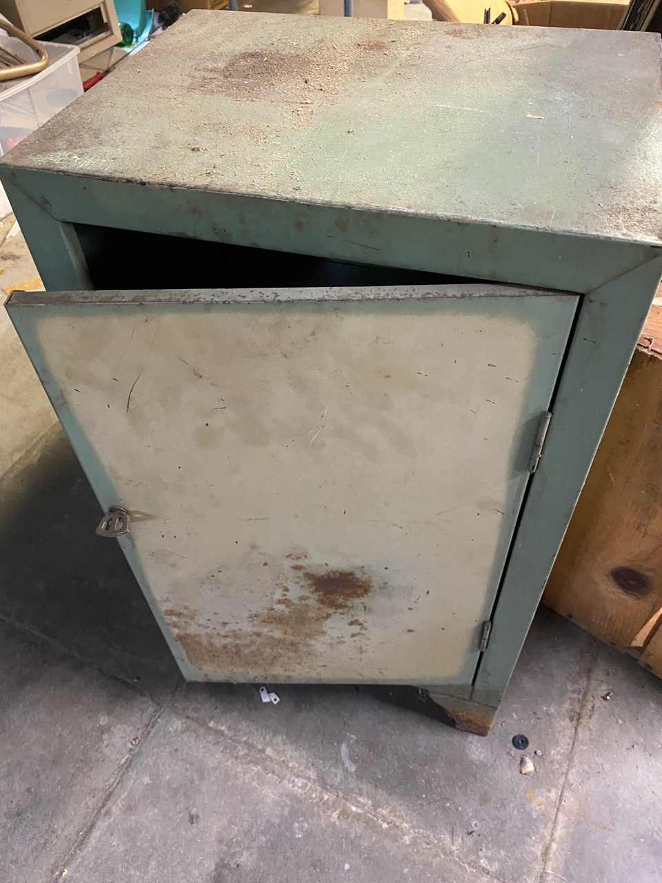 Vintage enameled metal cake cabinet /pie safe