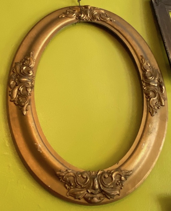 Gilt frame - oval